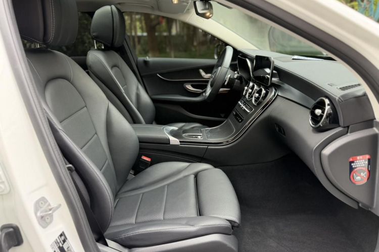 奔驰C级 2021款 C 200 L 时尚型运动版中控内饰7002