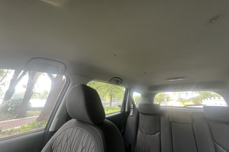 陆风X8 2014款 探索版 2.4L 汽油4X4豪华型中控内饰7013