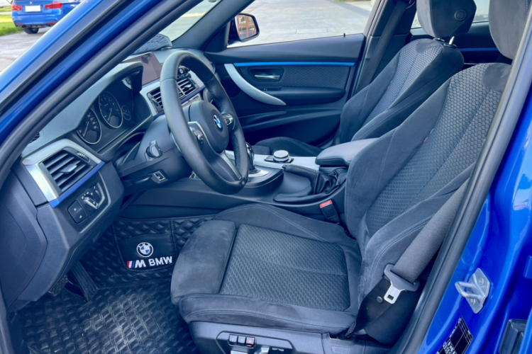 宝马3系 2018款 320i M运动套装中控内饰7002