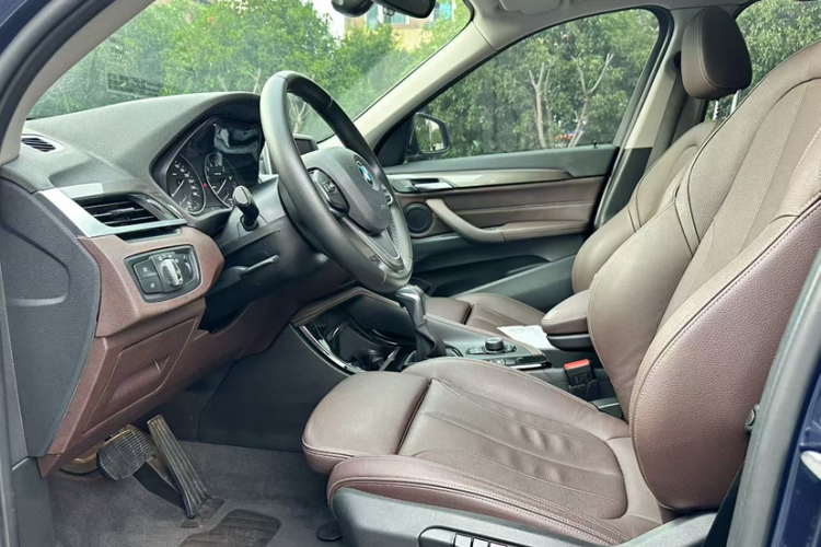 宝马X1 2018款 sDrive18Li 尊享型局部细节19