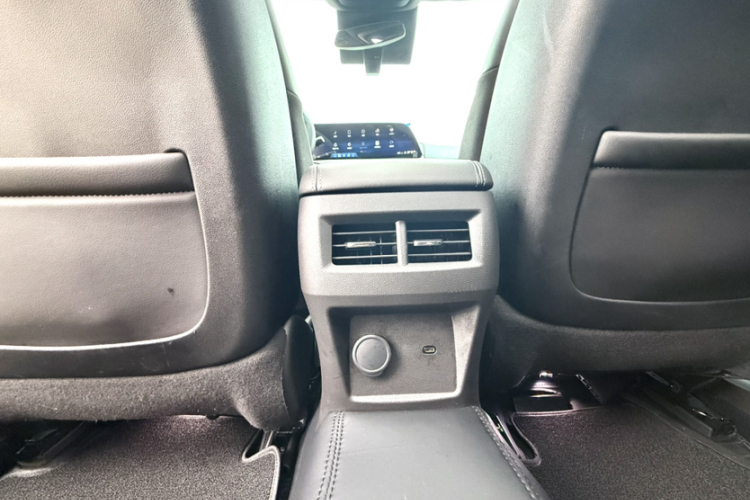 凯迪拉克CT5 2024款 28T 豪华型Pro中控内饰7005