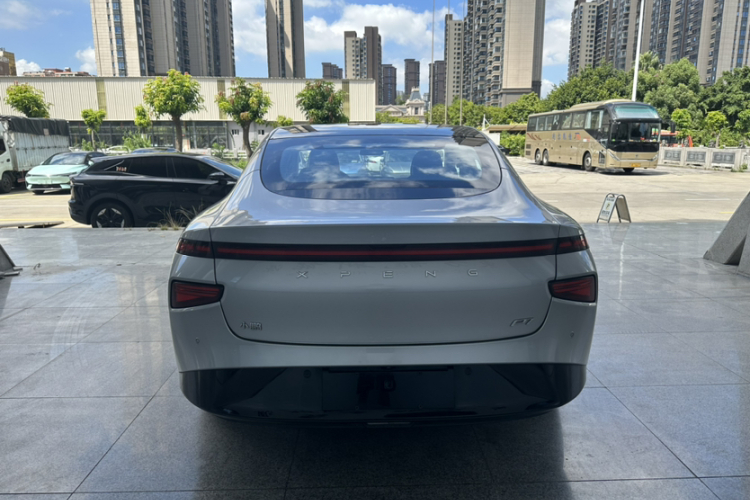 小鹏P7 2020款 670N车身外观6004