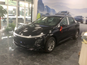 红旗E-QM5 2025款 500km 出行版