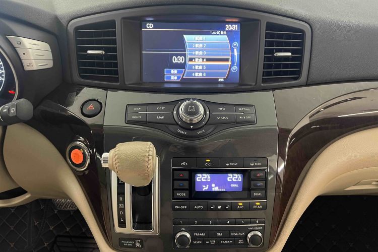 日产 贵士 2013款 3.5L SL中控内饰7009