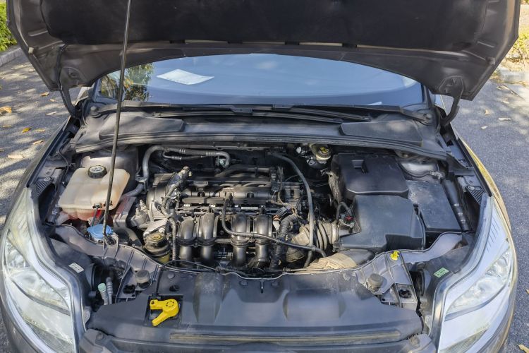 福特 福克斯 2012款 三厢 1.6L 自动风尚型局部细节24