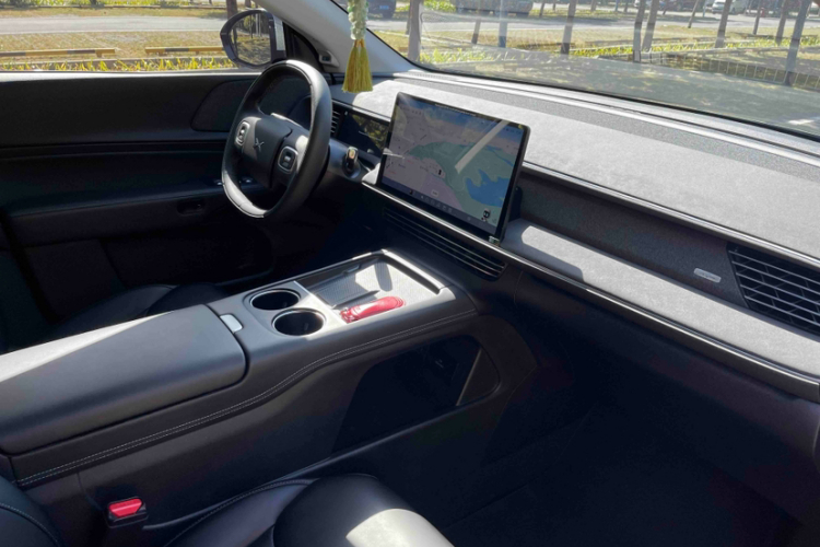 小鹏G6 2023款 755 超长续航 Pro中控内饰7010