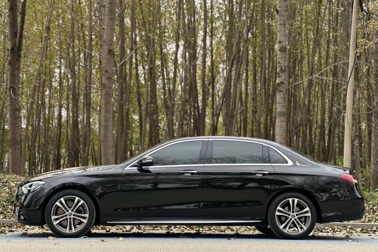 奔驰E级 2022款 改款 E 260 L 运动型车身外观6008
