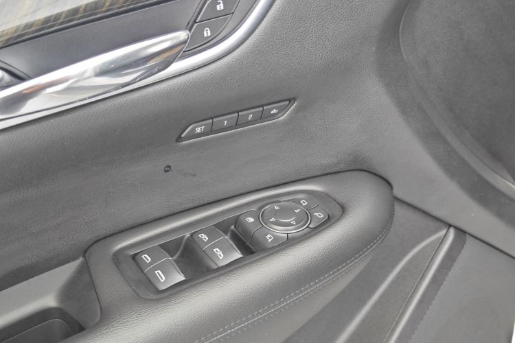 凯迪拉克XT5 2018款 25T 豪华型中控内饰7011