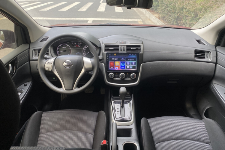 日产 骐达TIIDA 2016款 1.6L CVT酷动版中控内饰7004