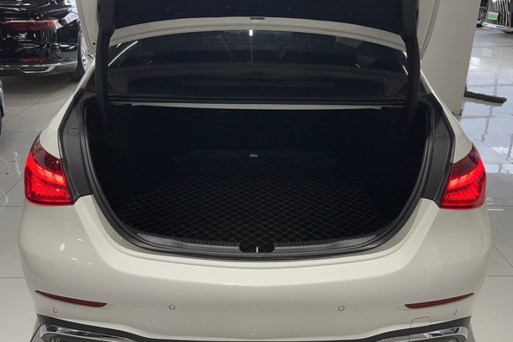 奔驰C级 2023款 C 200 L 运动版局部细节23