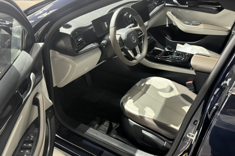 比亚迪 秦PLUS 2023款 冠军版 DM-i 55KM领先型中控内饰7003