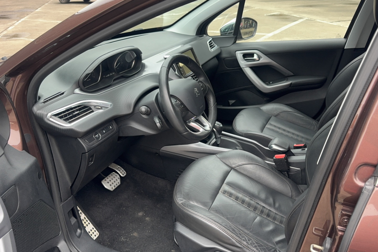 标致2008 2014款 1.6L 自动领航版中控内饰7002