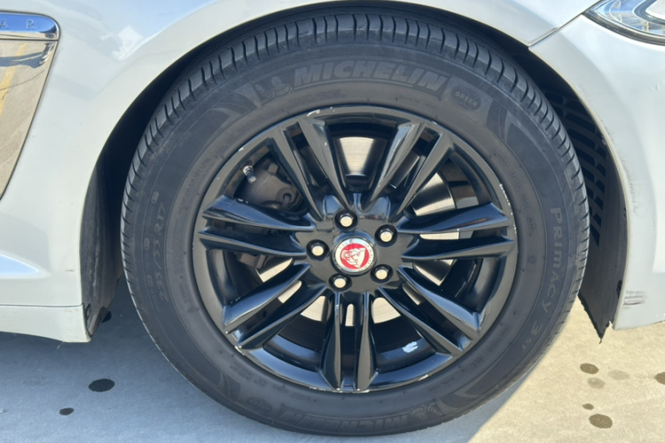 捷豹XF 2015款 XF 2.0T 风华版车身外观6003