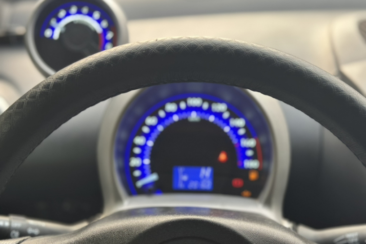 比亚迪F0 2015款 1.0L AMT 铉酷型中控内饰7010