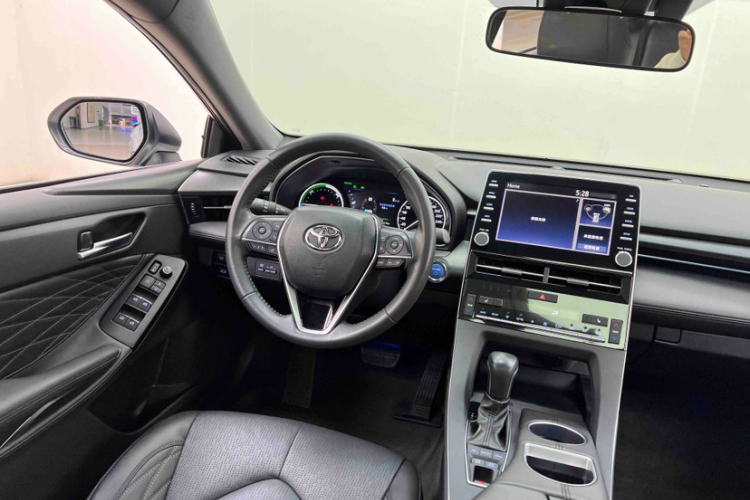 丰田 亚洲龙 2019款 双擎 2.5L XLE尊贵版 国VI中控内饰7006