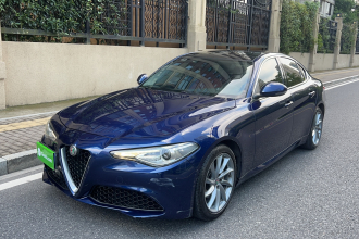 阿尔法·罗密欧 Giulia朱丽叶 2017款 2.0T 200HP 豪华版