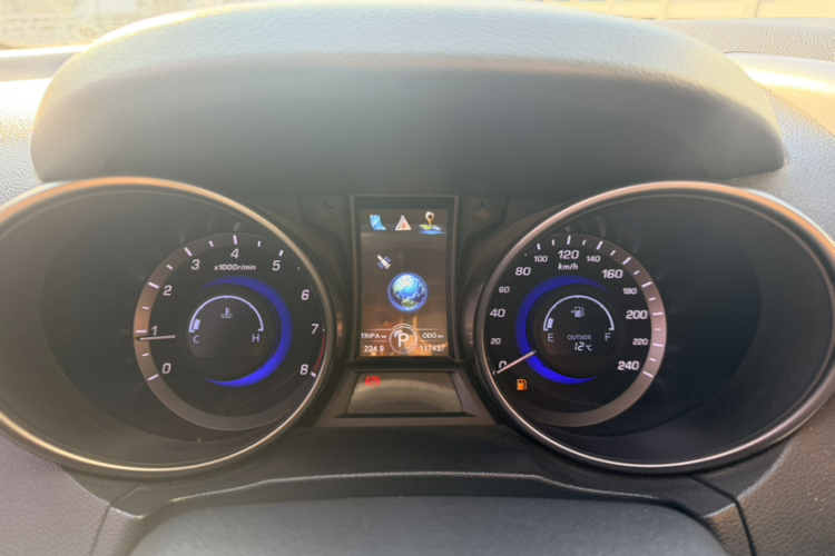 长安CS75 2014款 1.8T 自动精英型 国V局部细节14