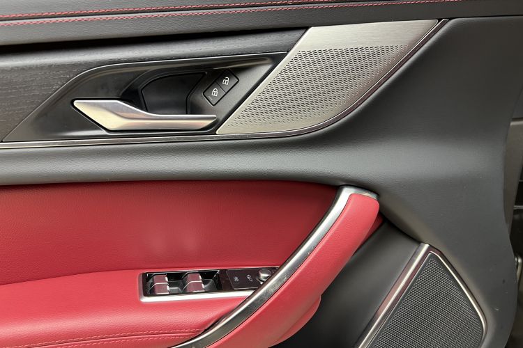 捷豹XFL 2021款 XFL 2.0T P250 两驱精英运动版中控内饰7012