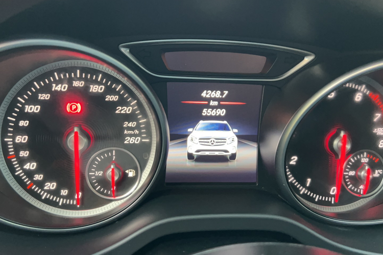 奔驰GLA 2018款 GLA 200 时尚型中控内饰15