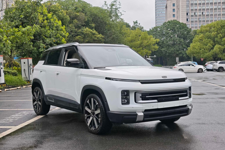 吉利汽车 吉利icon 2023款 1.5TD 巧克力醇臻版车身外观6002