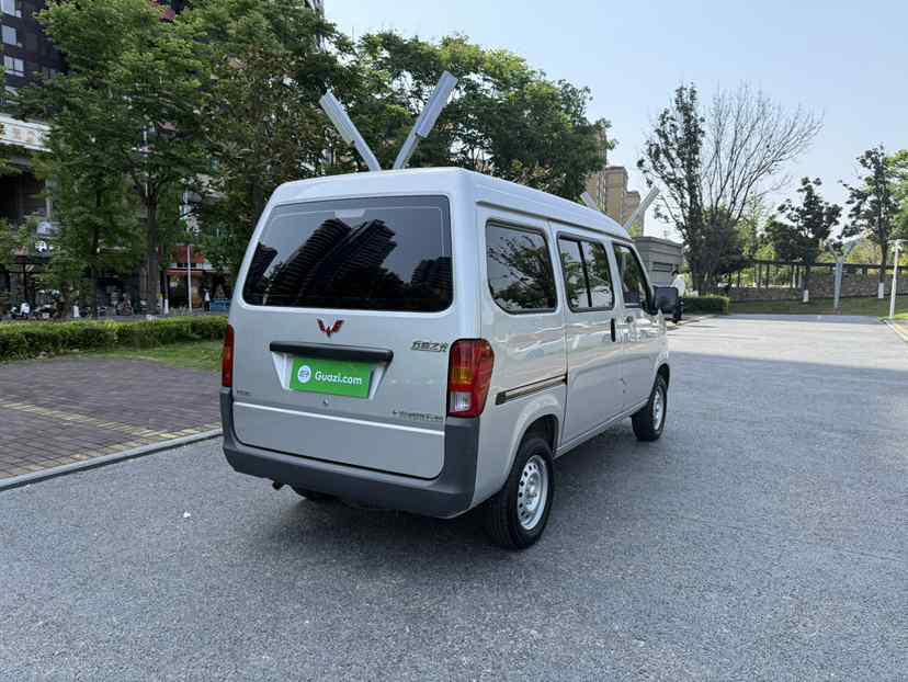 五菱汽车 五菱之光 2023款 1.5L 实用型 5/7座(5)