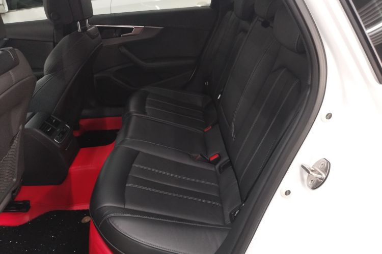 奥迪A4L 2023款 40 TFSI quattro 豪华动感型中控内饰7003