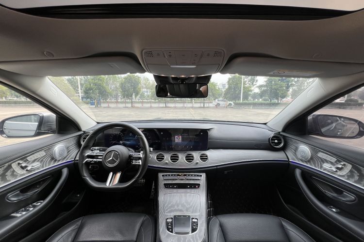 奔驰E级 2021款 E 300 L 运动尊贵型中控内饰7001