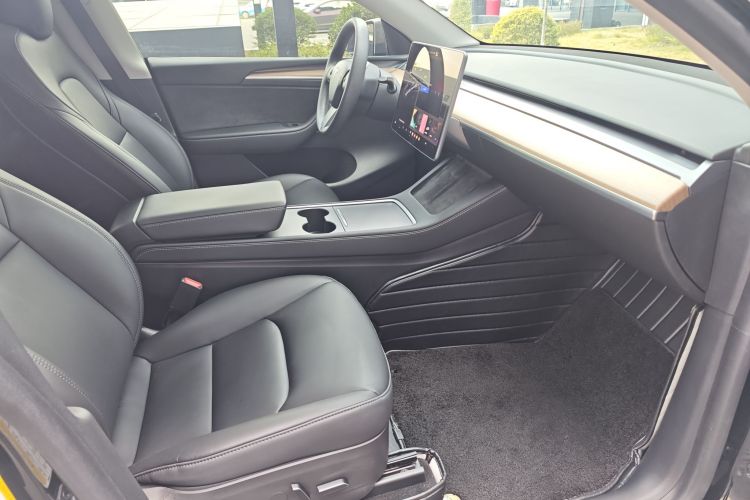 特斯拉 Model Y 2021款 标准续航后驱版中控内饰7009