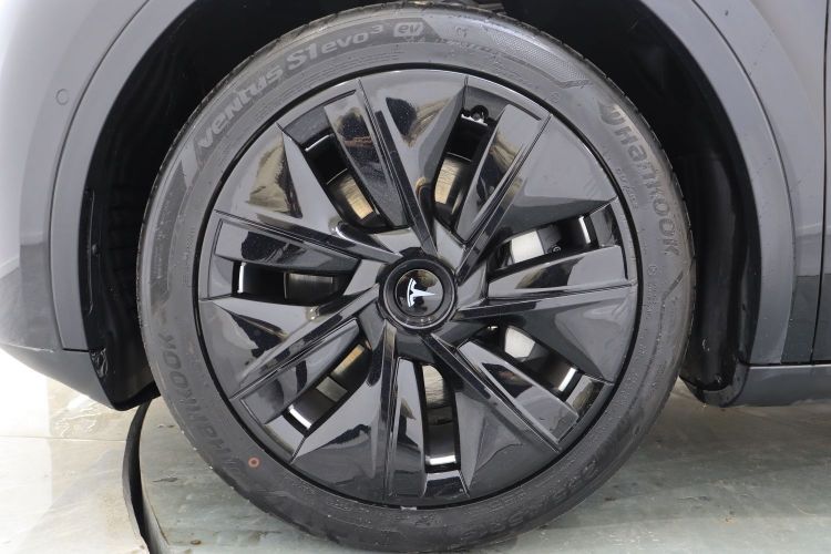 特斯拉 Model Y 2022款 改款 长续航全轮驱动版车身外观6005