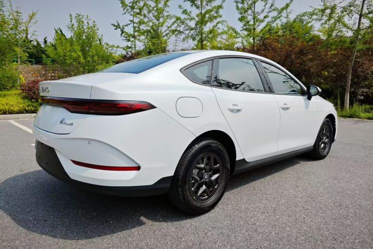 比亚迪 秦PLUS 2025款 DM-i 智驾版 55KM领先型车身外观6003