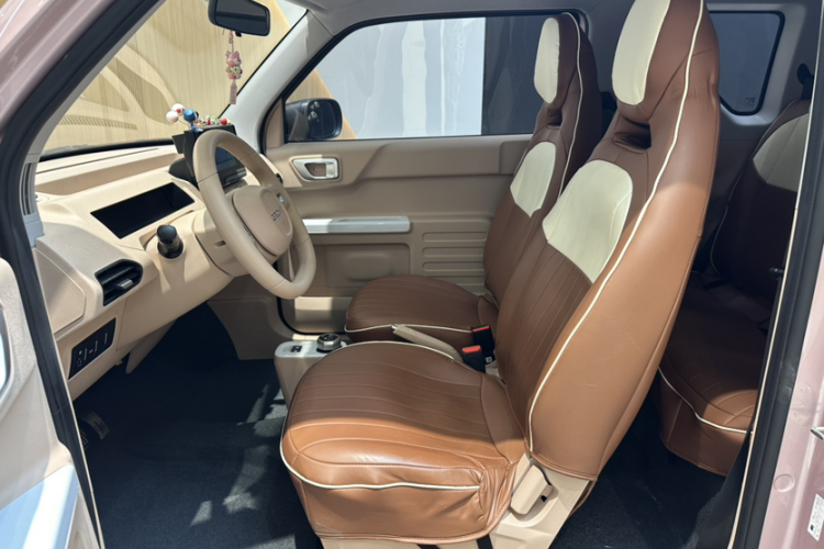 吉利银河 2024款 熊猫mini 200km 耐力熊中控内饰7004