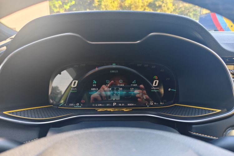 名爵6新能源 2020款 1.5T 混动Trophy旗舰版中控内饰15