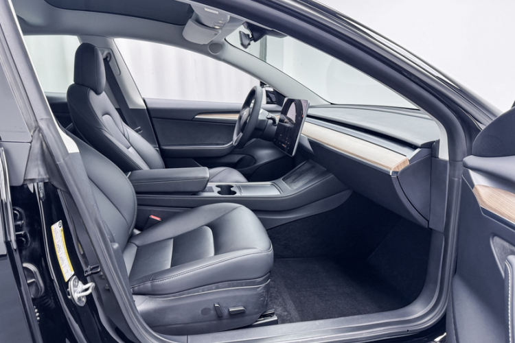 特斯拉 Model 3 2022款 后轮驱动版中控内饰7004