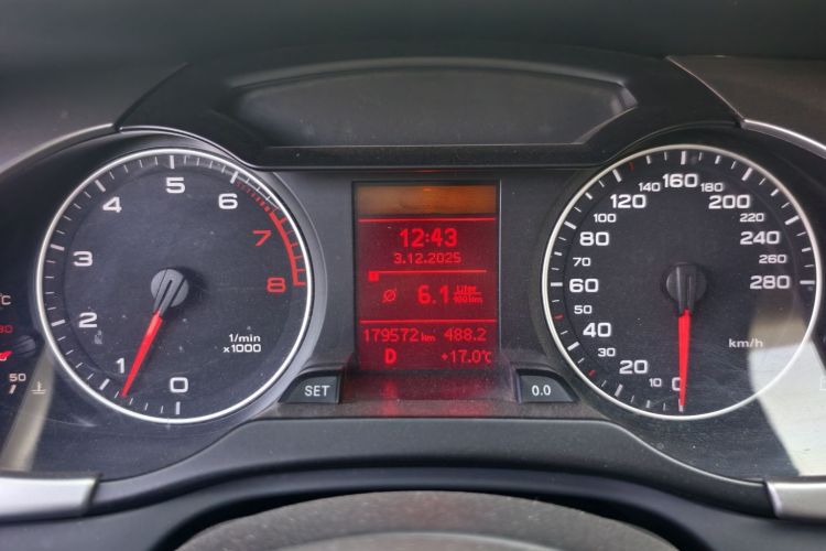 奥迪A4L 2011款 2.0 TFSI 标准型中控内饰15