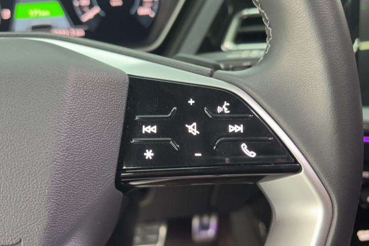 奥迪Q4 e-tron 2024款 50 e-tron quattro 创境曜夜版中控内饰7002