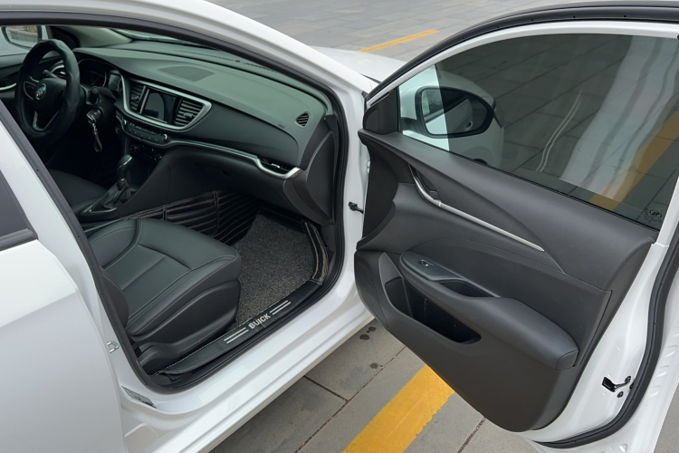 别克 英朗 2021款 改款 典范 1.5L 自动精英型中控内饰7002