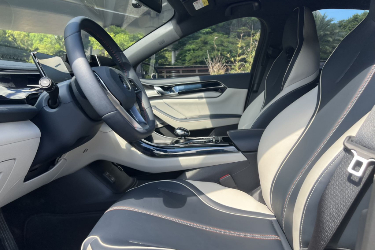 比亚迪 秦PLUS 2021款 DM-i 55KM 旗舰型中控内饰7006