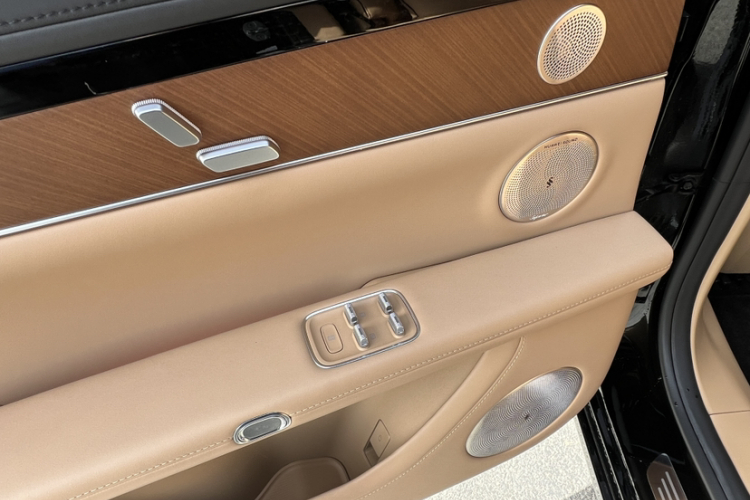 鸿蒙智行 享界S9 2024款 纯电 Ultra 四驱旗舰版中控内饰7006