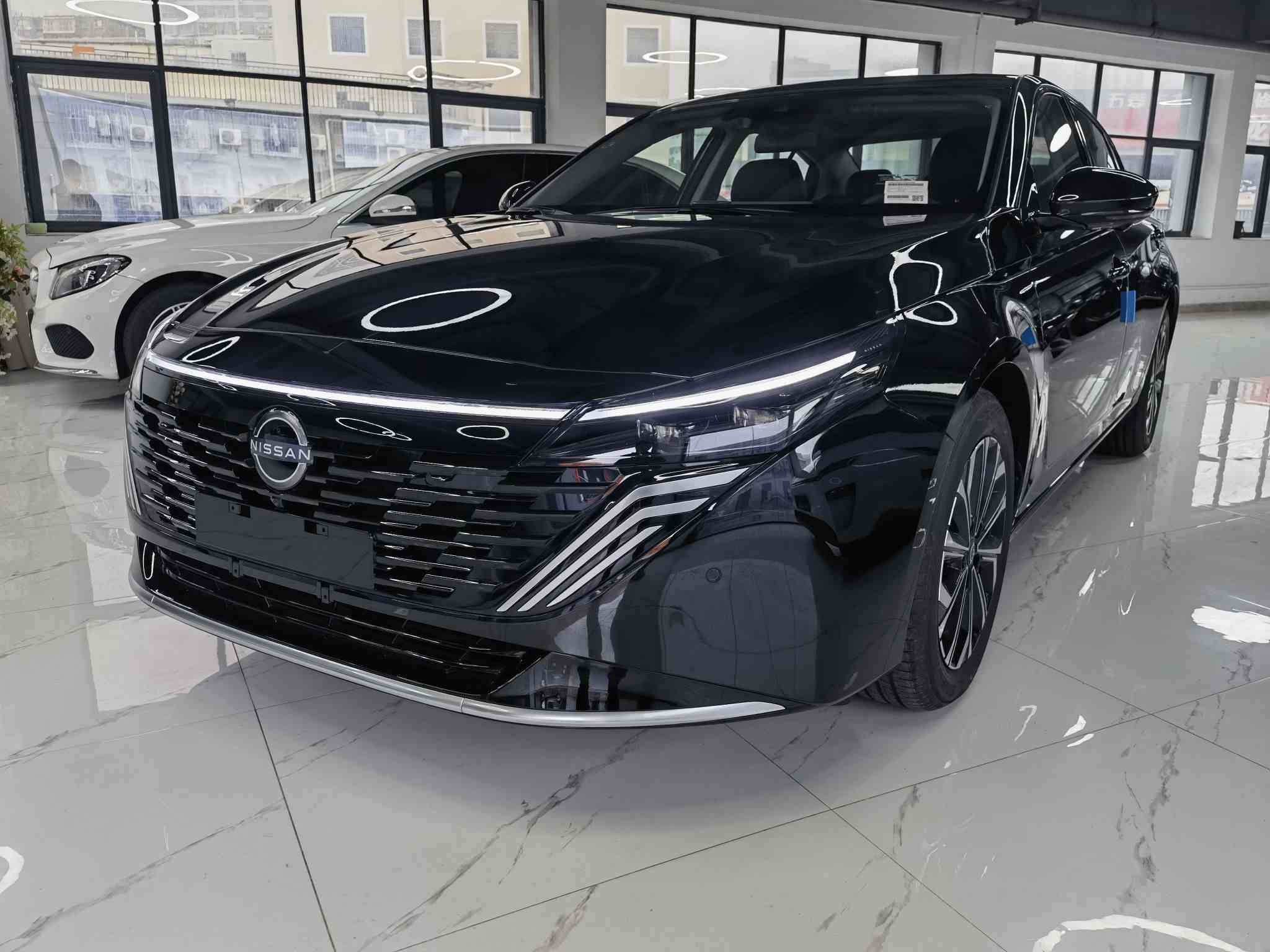 日产 天籁 2026款 鸿蒙座舱 2.0L 智能超舒适版(1)