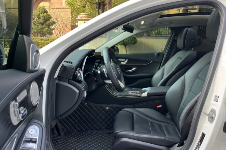 奔驰C级 2021款 C 260 L 运动星耀臻藏版局部细节19