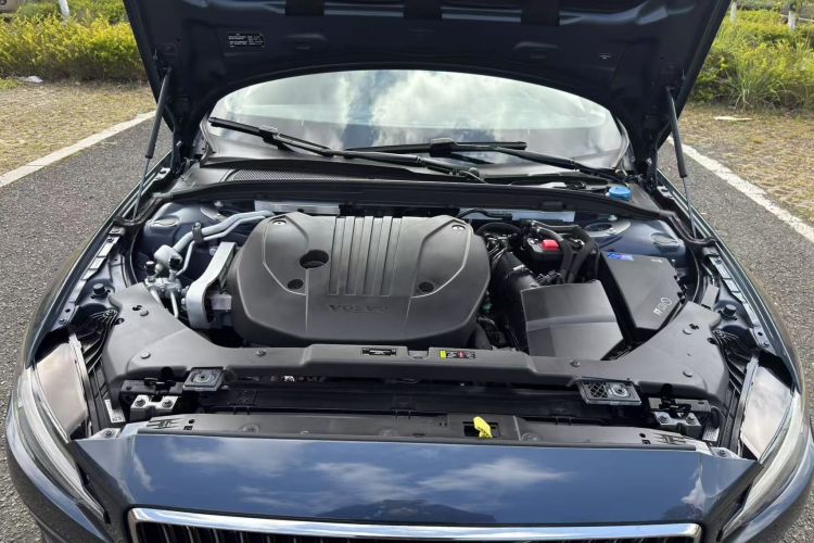 沃尔沃S60 2023款 B4 智逸豪华版中控内饰7013