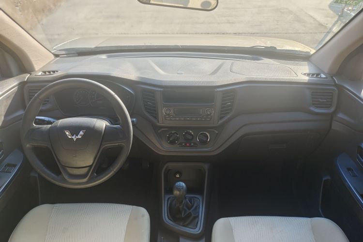 五菱汽车 五菱宏光V 2019款 1.5L标准型L2B中控内饰7002