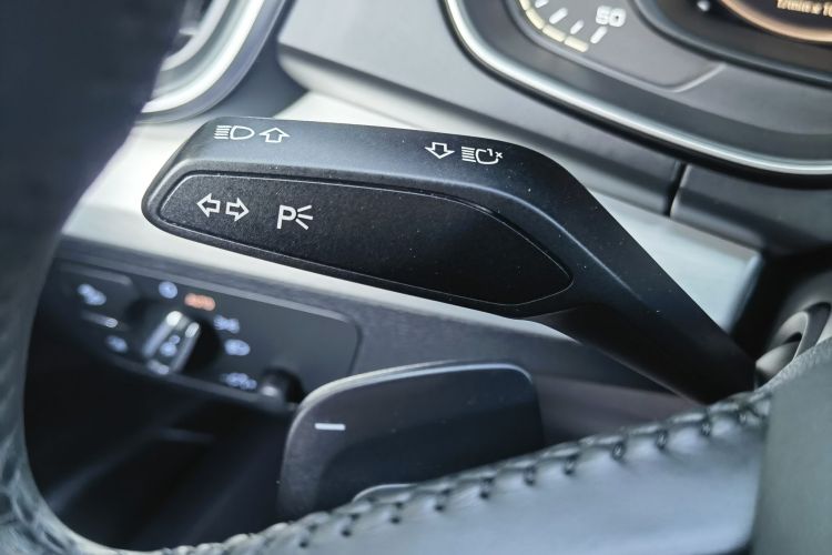 奥迪Q5L 2020款 改款 40 TFSI 荣享时尚型中控内饰7011