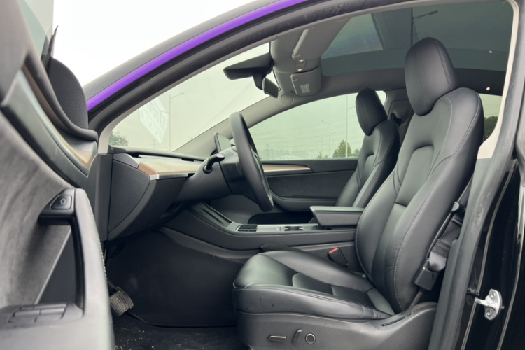 特斯拉 Model Y 2022款 后轮驱动版中控内饰7004