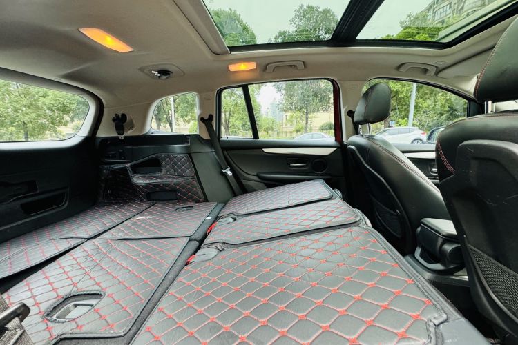 宝马2系多功能旅行车 2015款 218i 领先型中控内饰7010