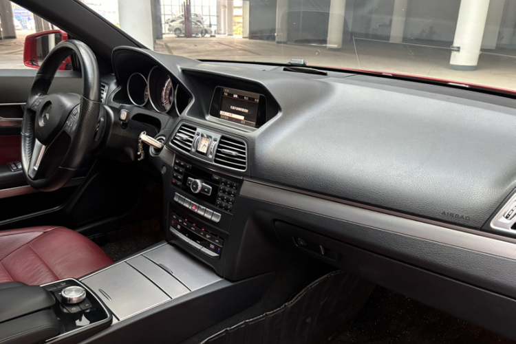 奔驰E级(进口) 2014款 E 200 轿跑版中控内饰7003