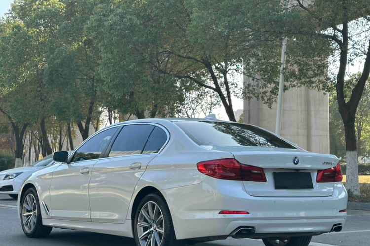 宝马5系 2018款 528Li 上市特别版车身外观6004