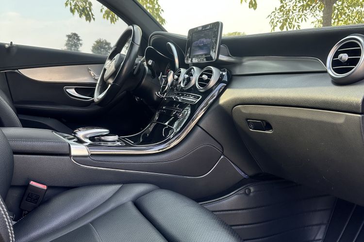 奔驰GLC轿跑 2017款 GLC 200 4MATIC 轿跑SUV中控内饰7005