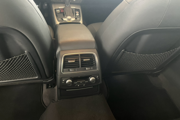 奥迪A6L 2016款 45 TFSI quattro 运动型中控内饰7004