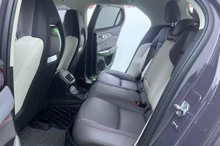 领克02新能源 2021款 1.5T PHEV Pro中控内饰7005